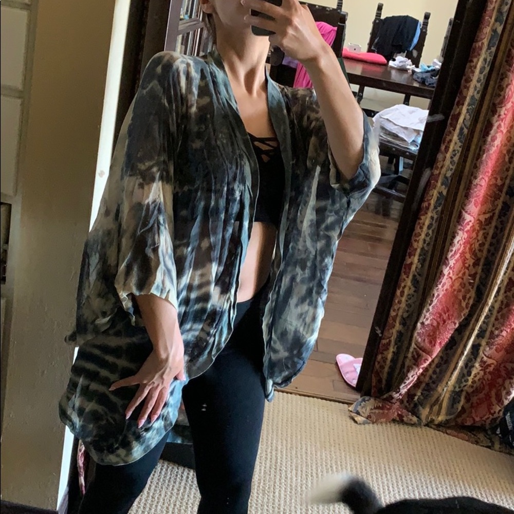 Flowy cover up
